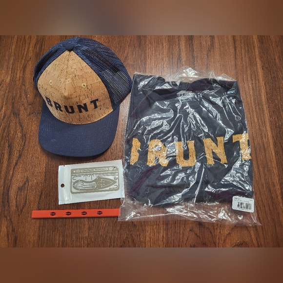 Brunt Limited Edition August 2025 Navy & Cork Brunt Box - Picture 1 of 9
